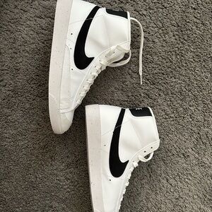 Women’s Nike Blazers size 8.5. In brand new condition